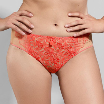 Agathe Short
