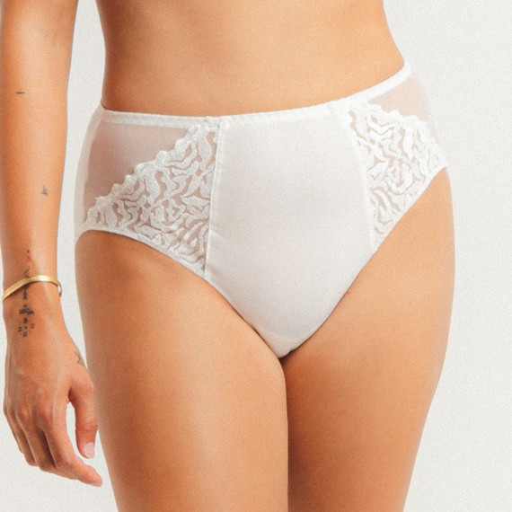 Louisa Bracq Electric Waves Taillenslip Nacre