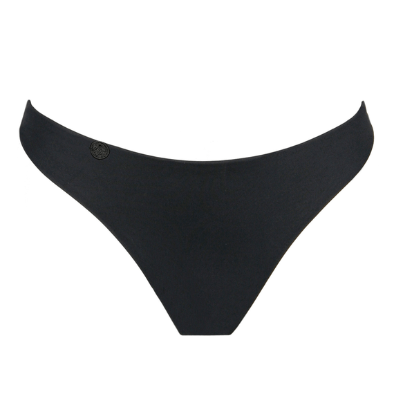 Tom String