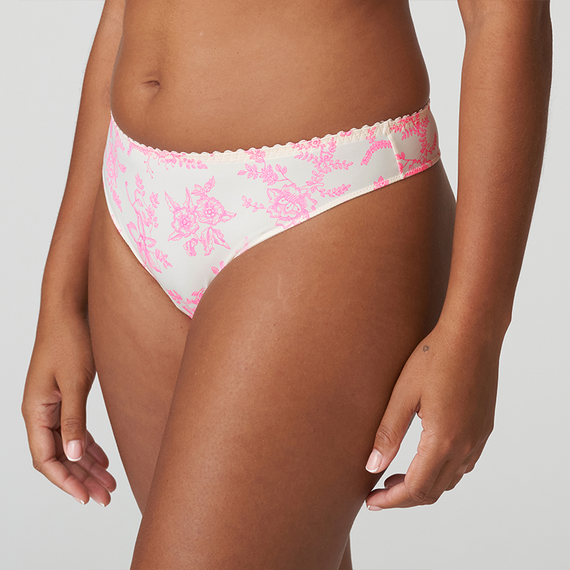 PrimaDonna Novaro String Vibrant Blossom