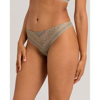 Thalie String