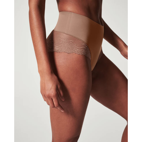 Spanx Undie-tectable Lace Short Cafe Au Lait