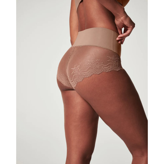 Spanx Undie-tectable Lace Short Cafe Au Lait